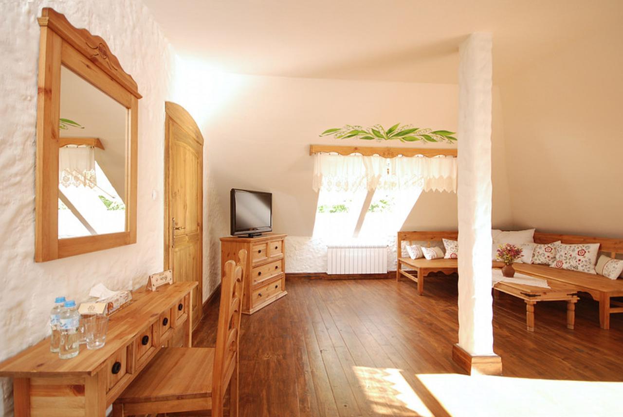 Lipowy Gosciniec Otwock Maly Exterior foto